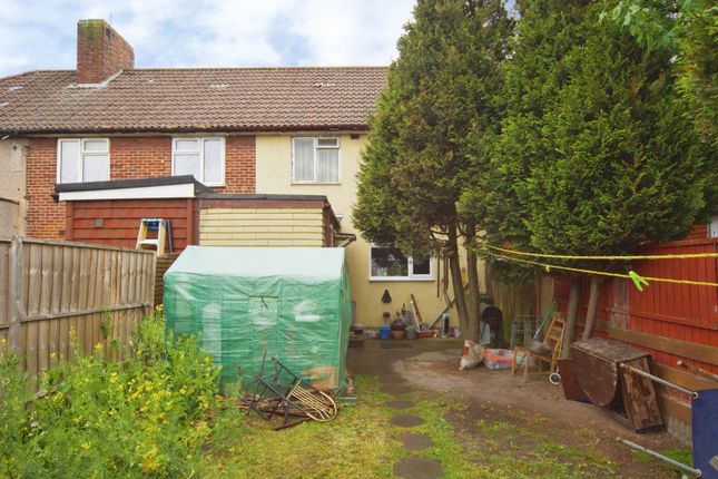 116, Porters Avenue, Dagenham photo 3