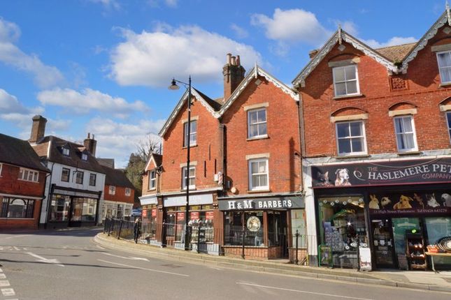 Thumbnail Flat for sale in Collards Gate, High Street, Haslemere