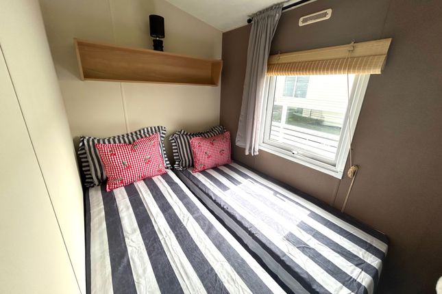 2, New Beach Holiday Park, Dymchurch photo 4