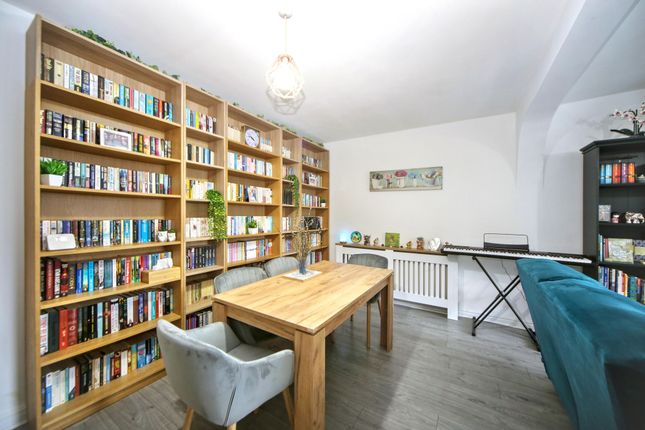 11 Holly Road, Wigan photo 3