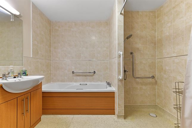 23 Goodes Court, Baldock Road, Royston photo 3