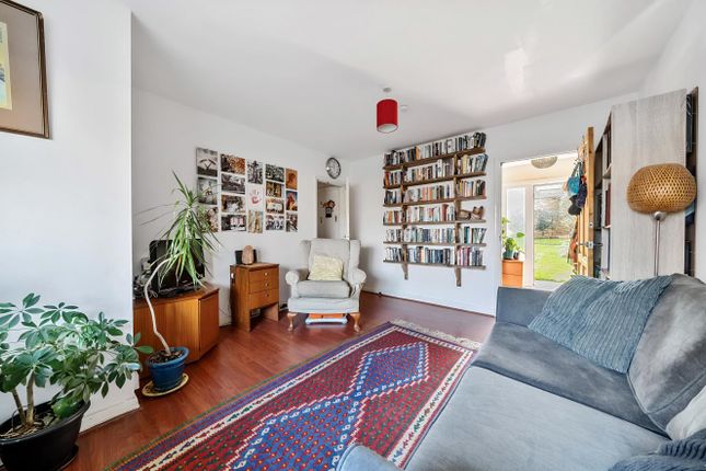 Flat for sale in Beacon Road, London