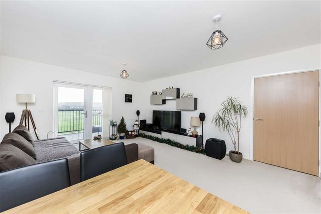 Flat to rent in Swannell Way, London