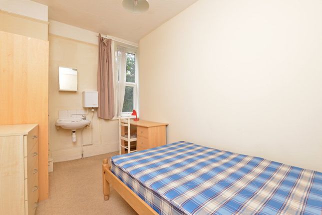 Flat to rent in Windsor House, St David's Hill, Exeter