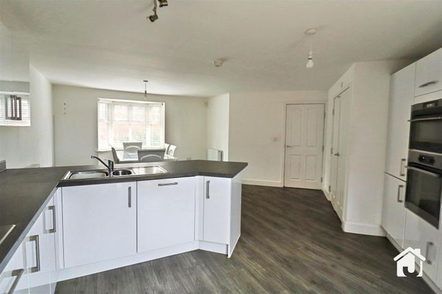 4, Poole Close, Anstey photo 4