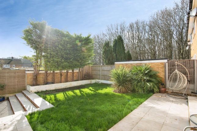 24, Marlborough Road, Stevenage photo 2
