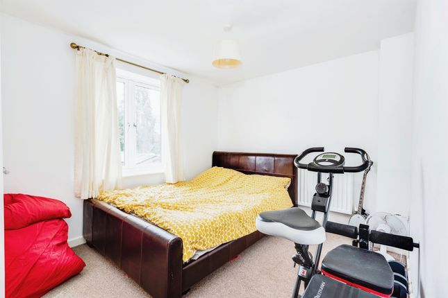 Flat for sale in Fullwell Close, Abingdon