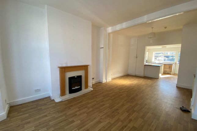 3, Mayfair Avenue, Illford photo 3