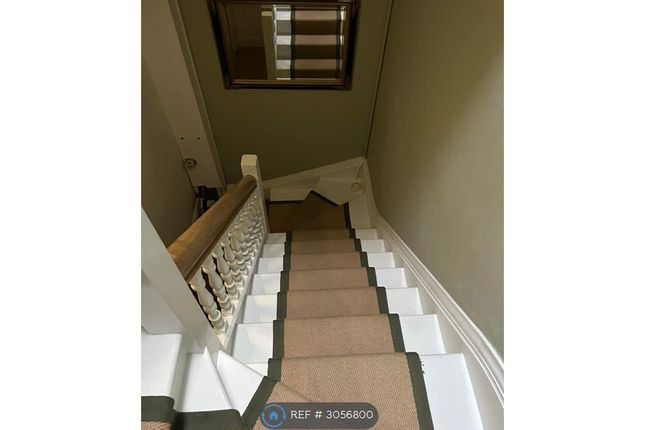 Flat, A Belvedere Road, Scarborough photo 3