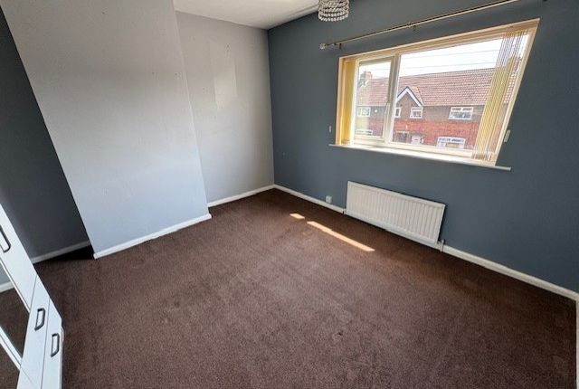 39, Walton Road, Pontefract photo 3