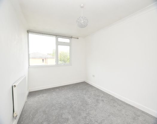 End terrace house to rent in Faulkners Way, Leighton Buzzard