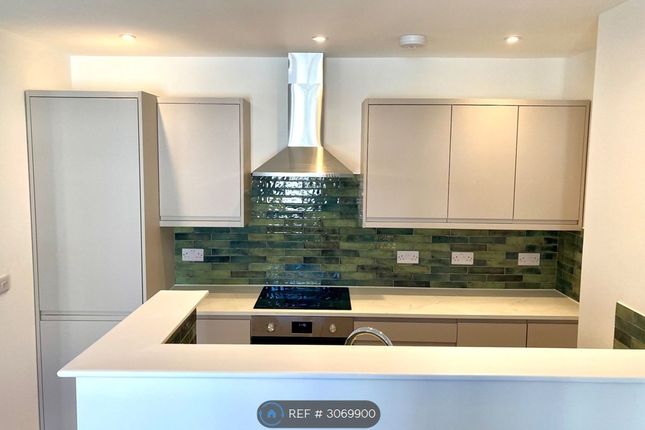 Flat, North Marine Road, Scarborough photo 5