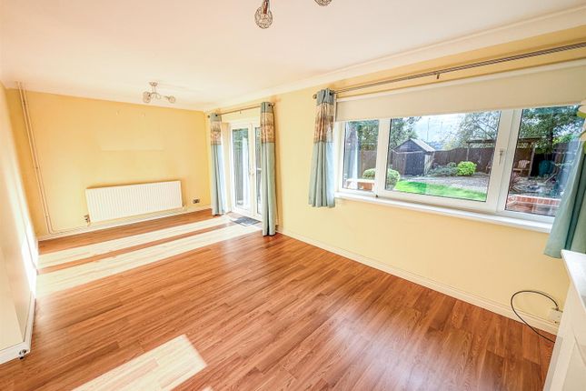 Katrine Close, Corby photo 2
