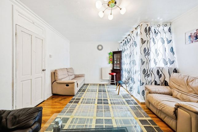 Flat 4 Cantwell House,, Cantwell Road, London photo 4