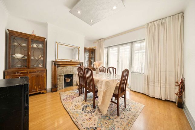 33, Allan Way, London photo 3