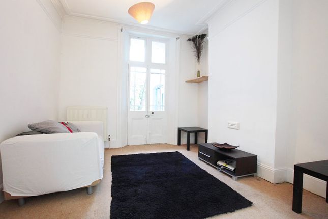 1 Bed Flat To Rent In Ferndale Road London Sw4 Zoopla