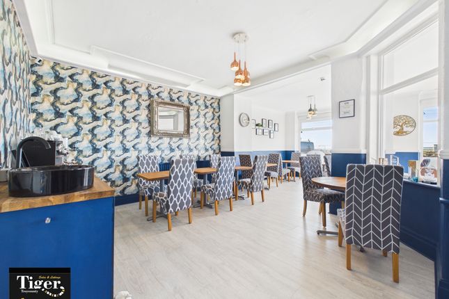 The Fossil Tree Hotel, 100, Queens Promenade, Blackpool photo 3