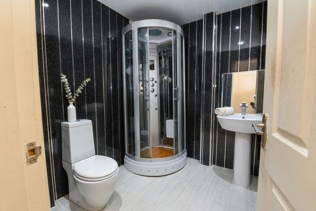 447 Chorley Road, Manchester photo 4