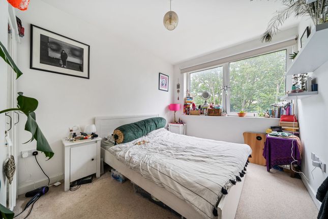 15 Bathurst Square, London photo 4