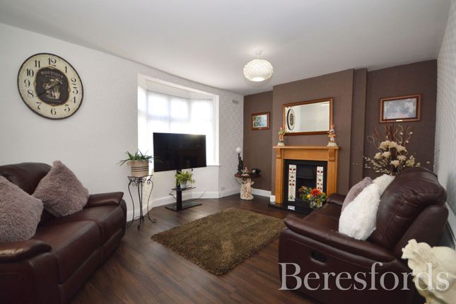 103, Chase Cross Road, Romford photo 2