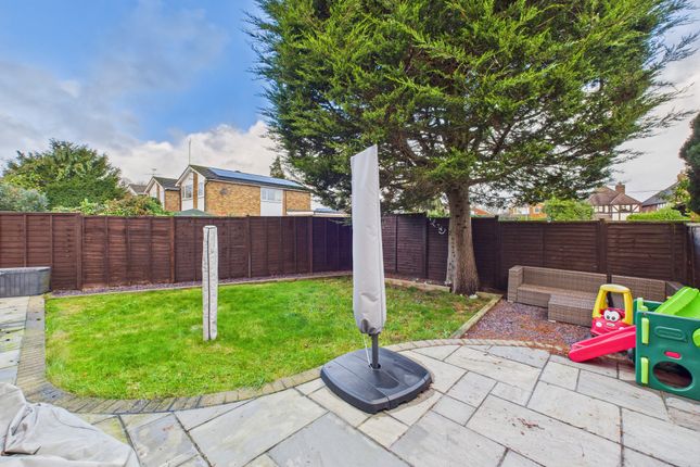 1 Chilton Close, High Wycombe photo 3