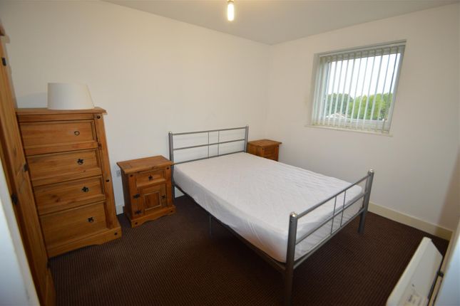 58, Renolds House, Salford photo 5