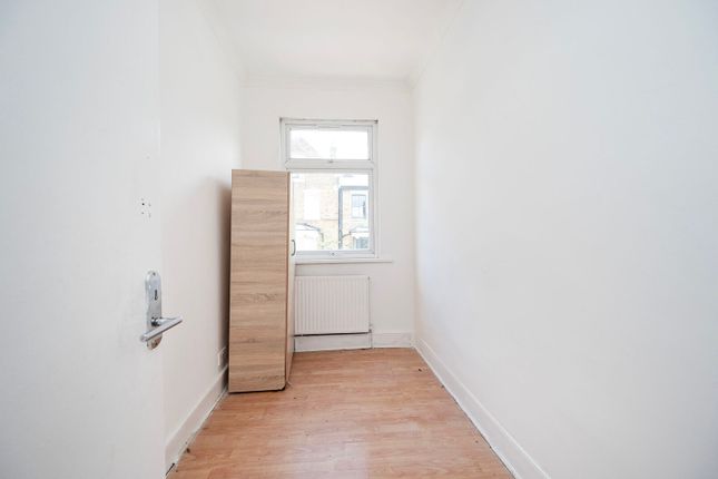 Wayland Avenue, Hackney photo 4