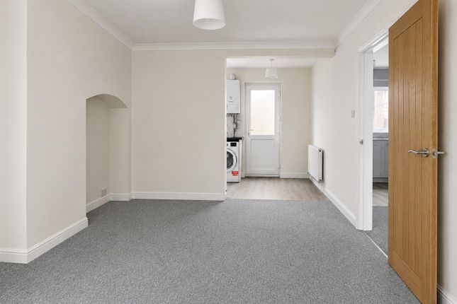 130, Cressingham Road, Edgware photo 2