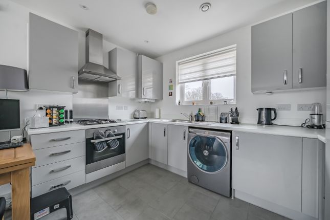 SNG RESALE SO - 8 Osprey House,, Hurst Avenue, Camberley photo 2