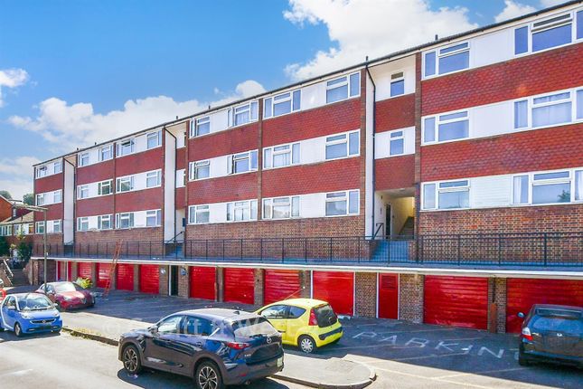 1-bed flat on 17B, Hampstead Road, Dorking, £130,000