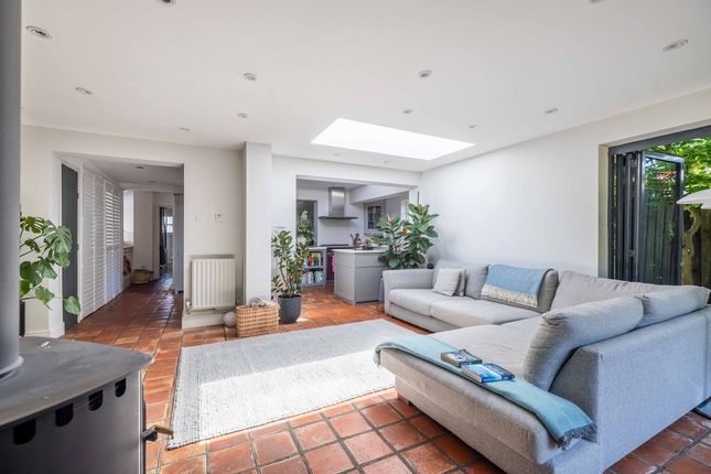 7, Woodside Avenue, Beaconsfield photo 3