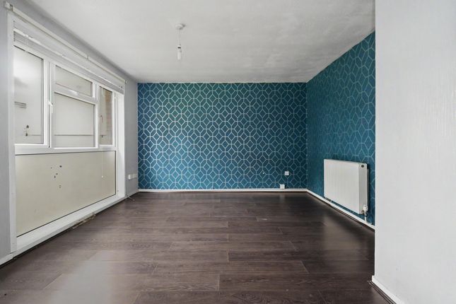 9 Heddon Close, Bradford photo 5