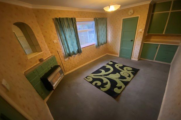 Room to rent in 4 Fairfax Road, Wolverhampton