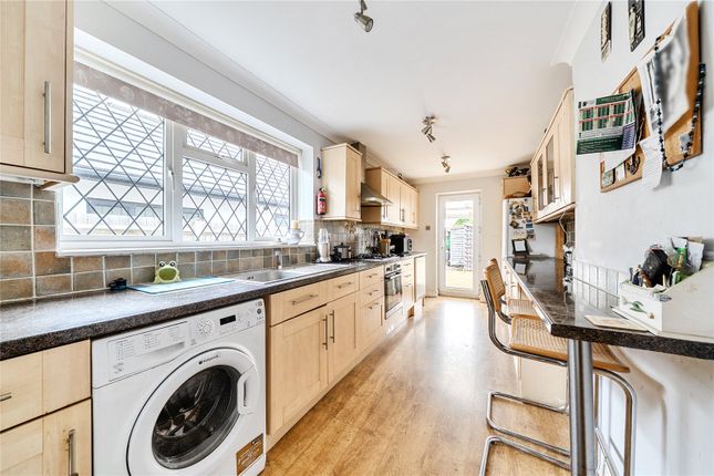 29, Sutcliffe Avenue, Reading photo 3
