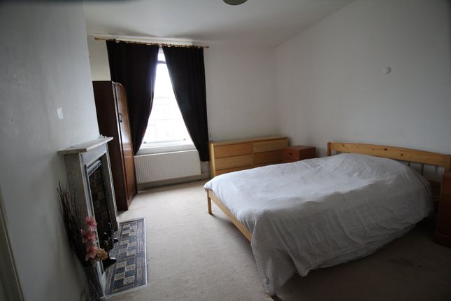 Thumbnail Property to rent in Room 5, 7 Market Square, Daventry, Northamptonshire
