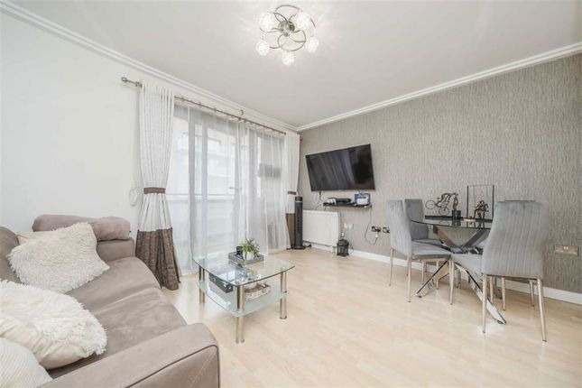 Flat 174, Trentham Court, London photo 2