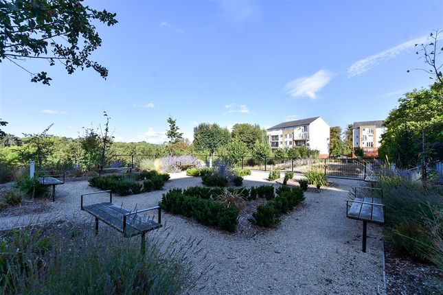 Rosalind Drive, Maidstone photo 3