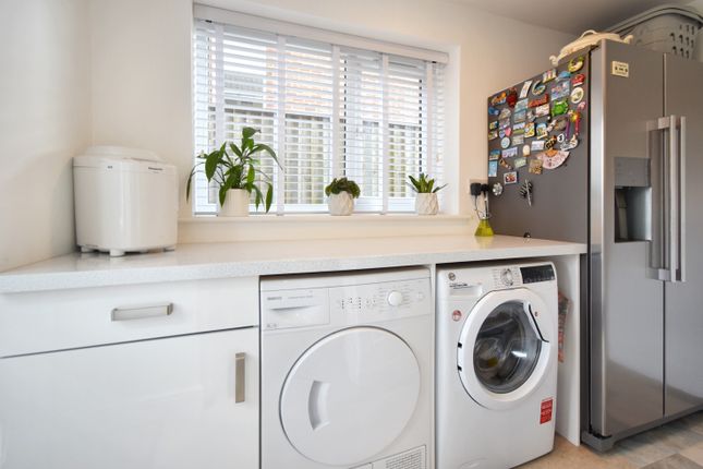 26, Charles Avenue, Louth photo 5
