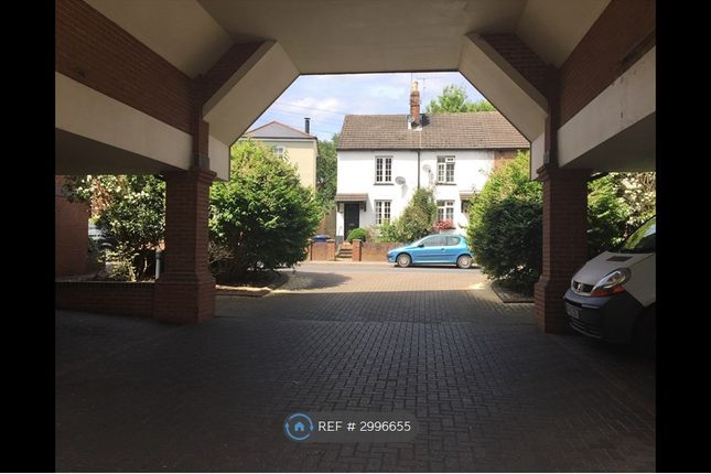 Millgate Court, Guildford Road, Farnham photo 3