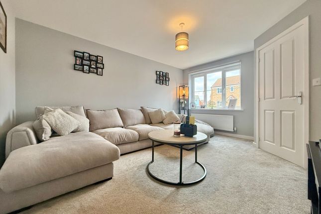 21, Brick Kiln Close, Great Yarmouth photo 2