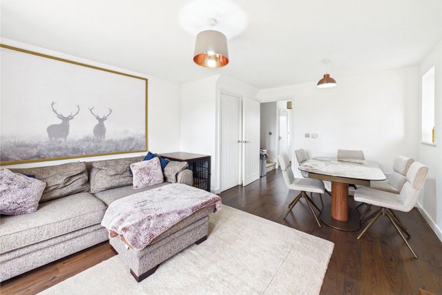 23, Woodford Walk, Colchester photo 4