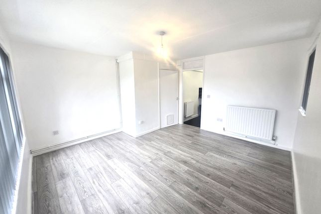 13 Heddington Gardens, Arnold, Nottingham photo 5