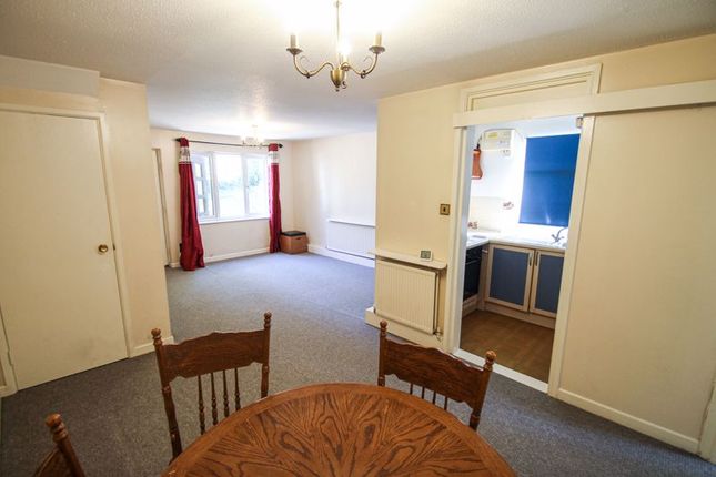 Maisonette to rent in Helmsdale Close, Yeading, Hayes