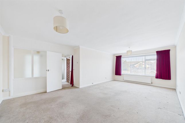 3, Hereford Close, Chichester photo 3