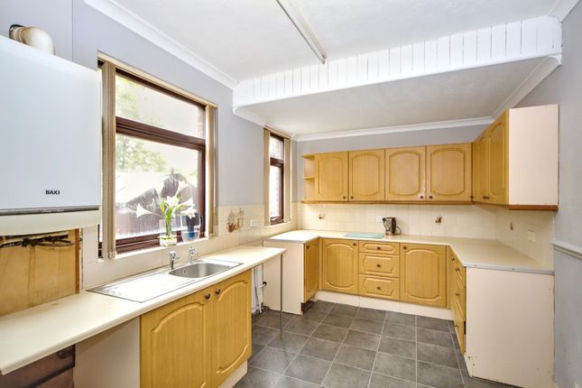138 Billinge Road, Wigan photo 3