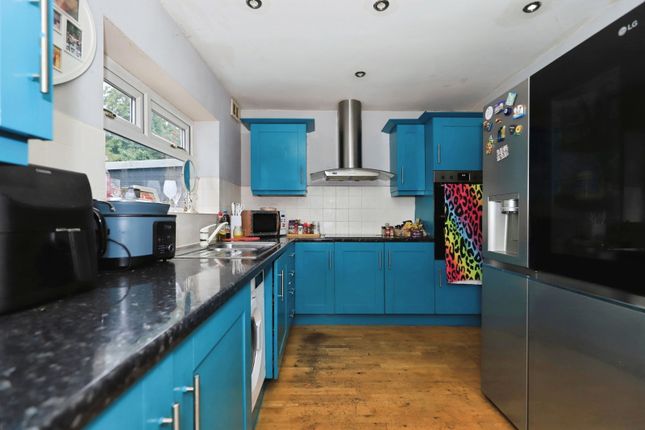 12, Barnfield Road, West Midlands photo 4