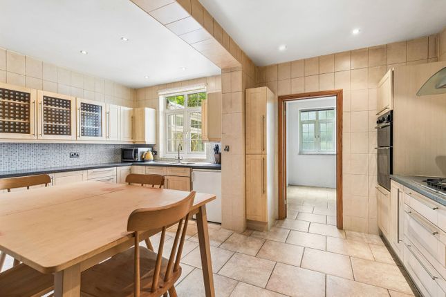 10, Greystone Gardens, Harrow photo 4