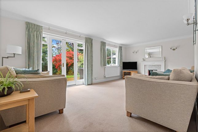 13, Lingfield Way, Hertfordshire photo 2