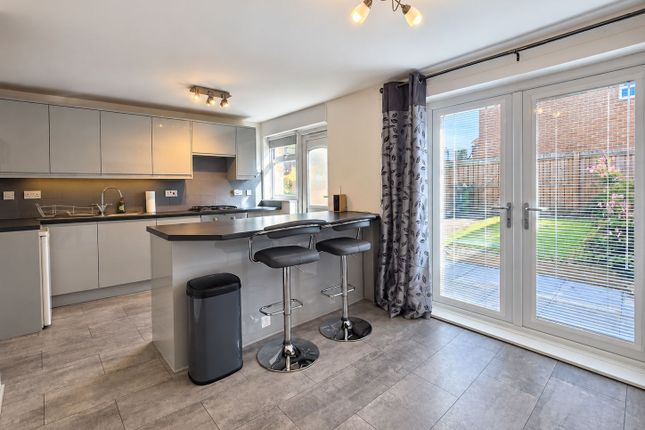 10, Bray Close, Wallsend photo 3