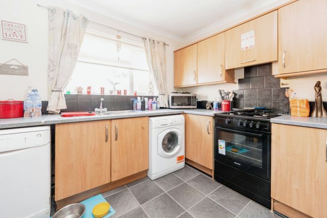 Terraced house for sale in Myrtle Road, Kettering